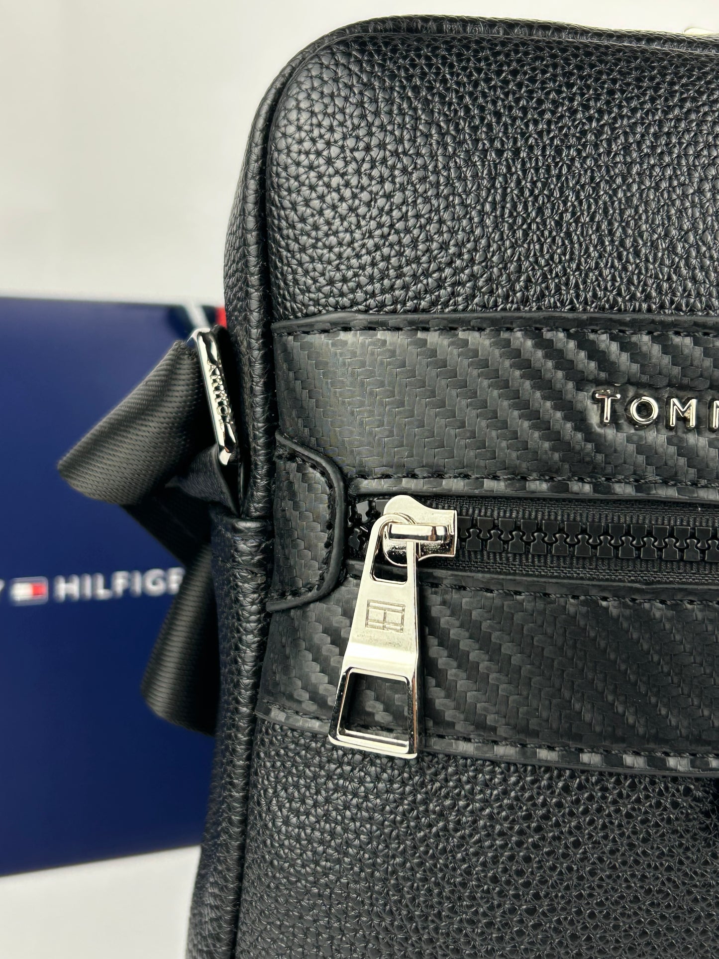 TOMMY HILFIGER BAG