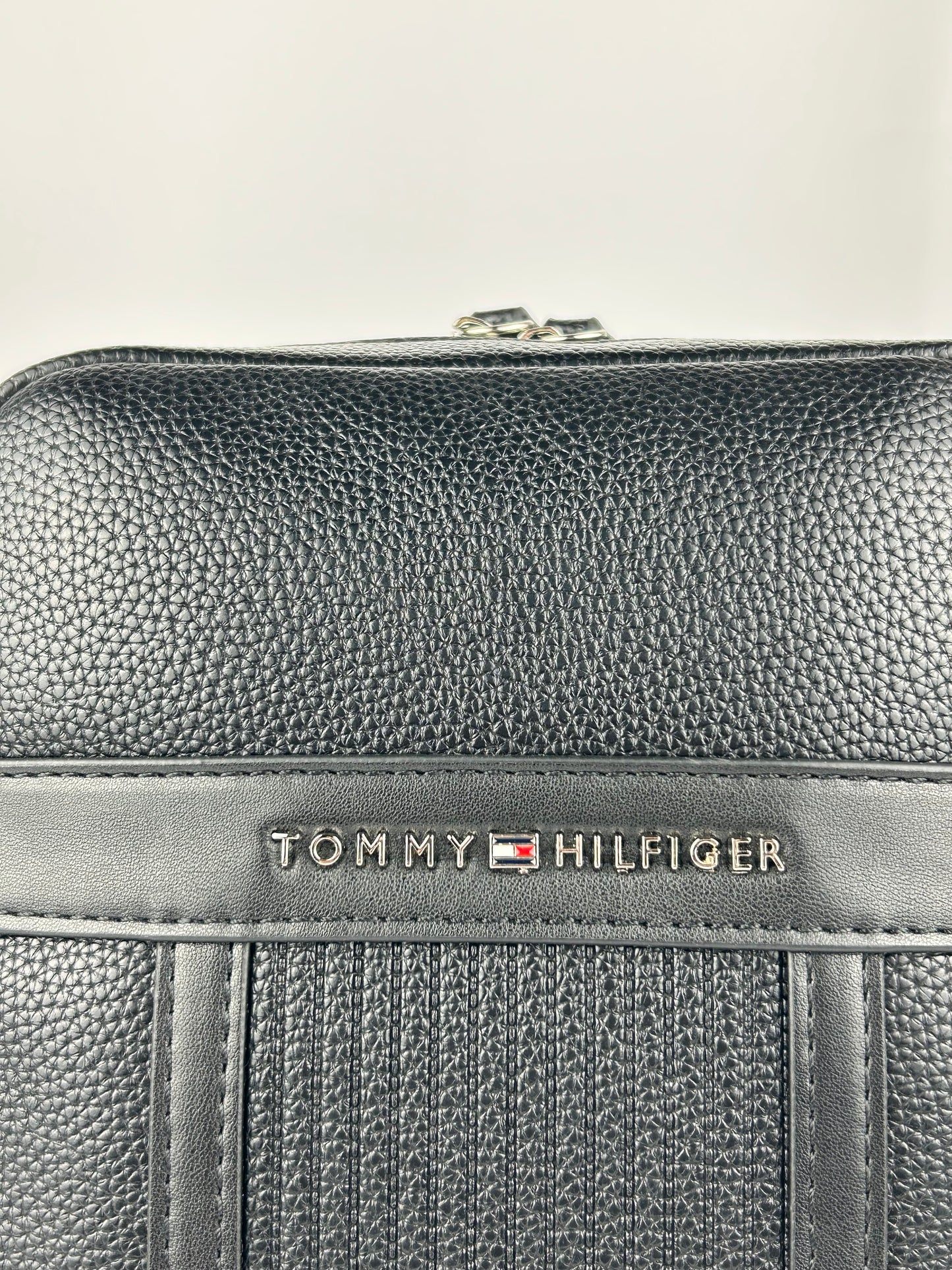 TOMMY HILFIGER BAGS