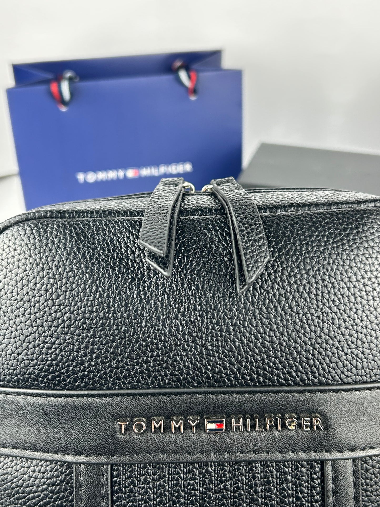 TOMMY HILFIGER BAGS