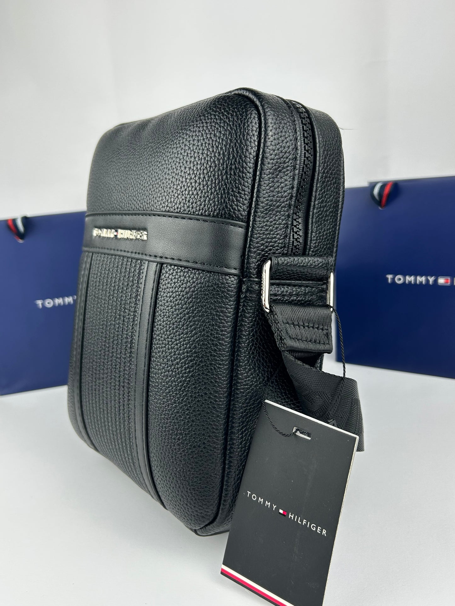 TOMMY HILFIGER BAGS