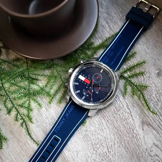 TOMMY HILFIGER
