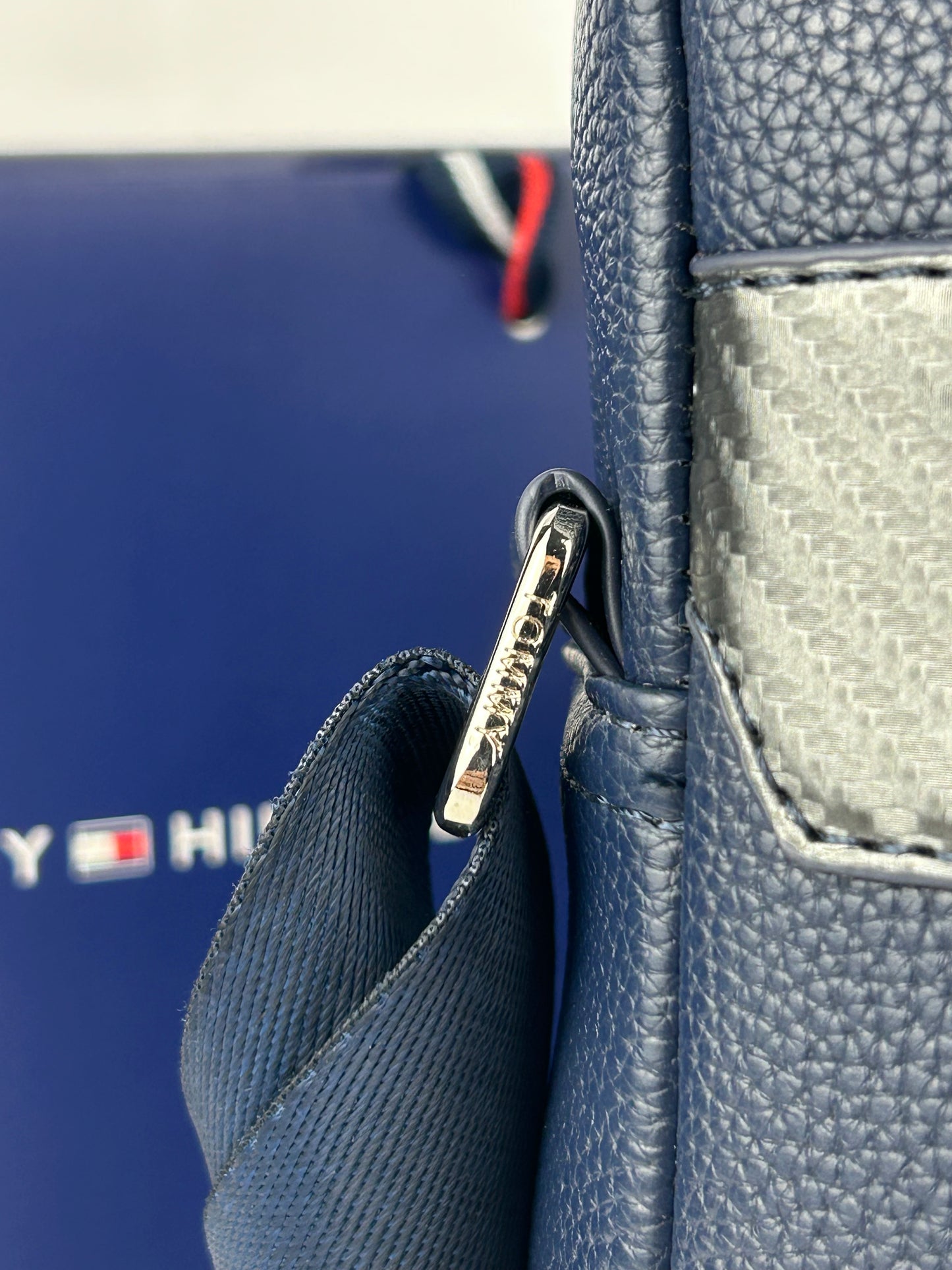 TOMMY HILFIGER BAG