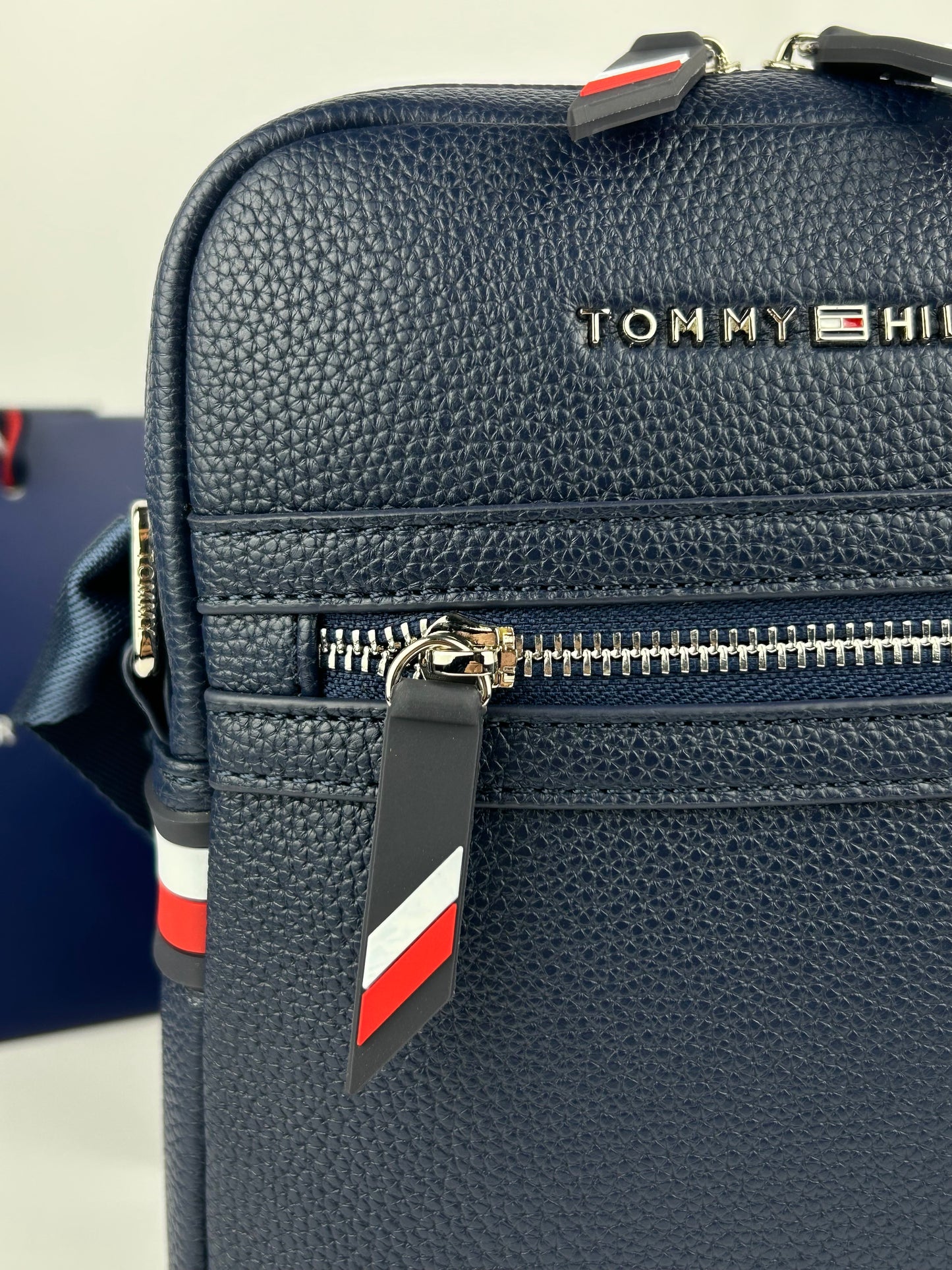 TOMMY HILFIGER BAG