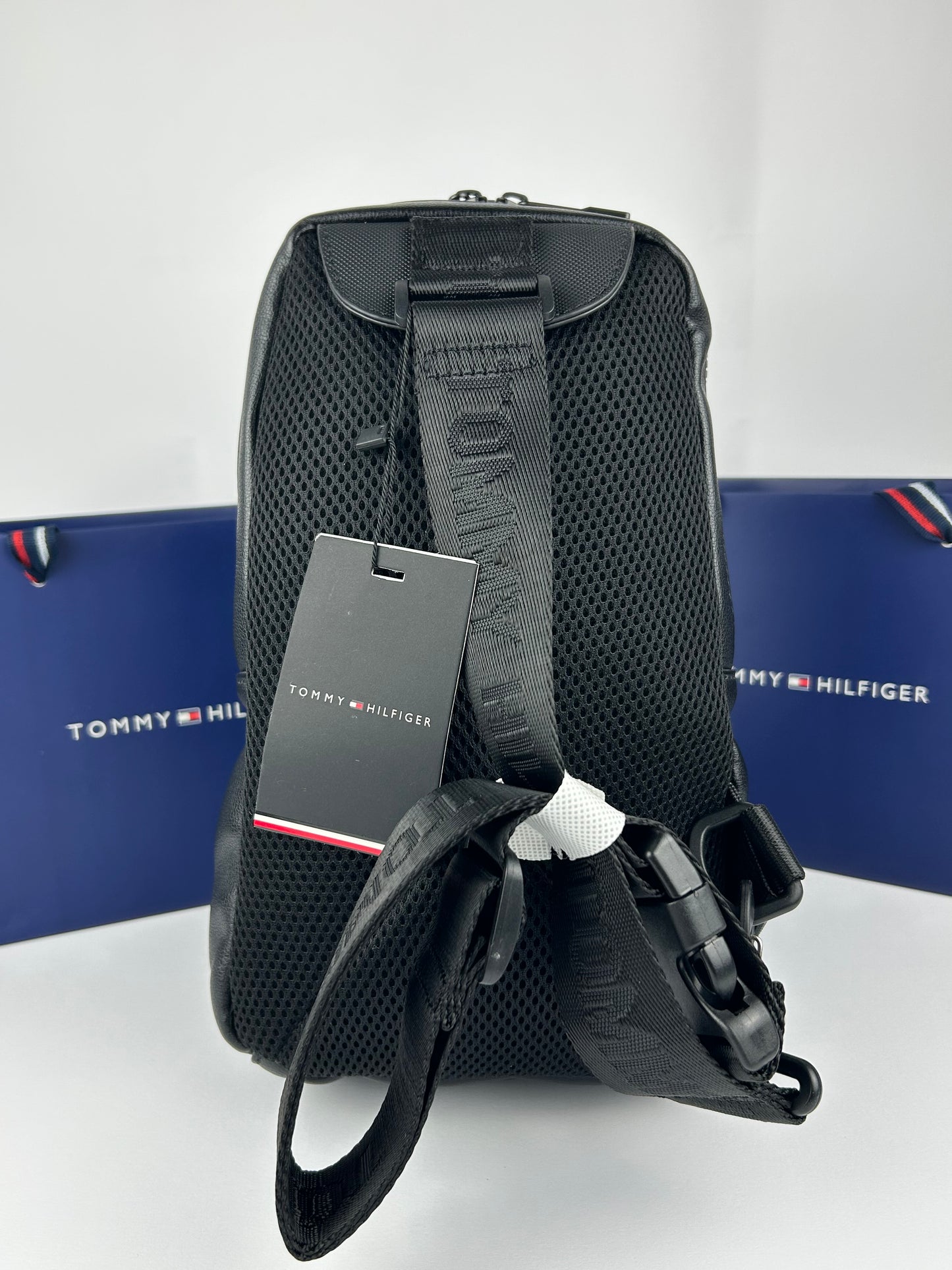 TOMMY HILFIGER BAGS