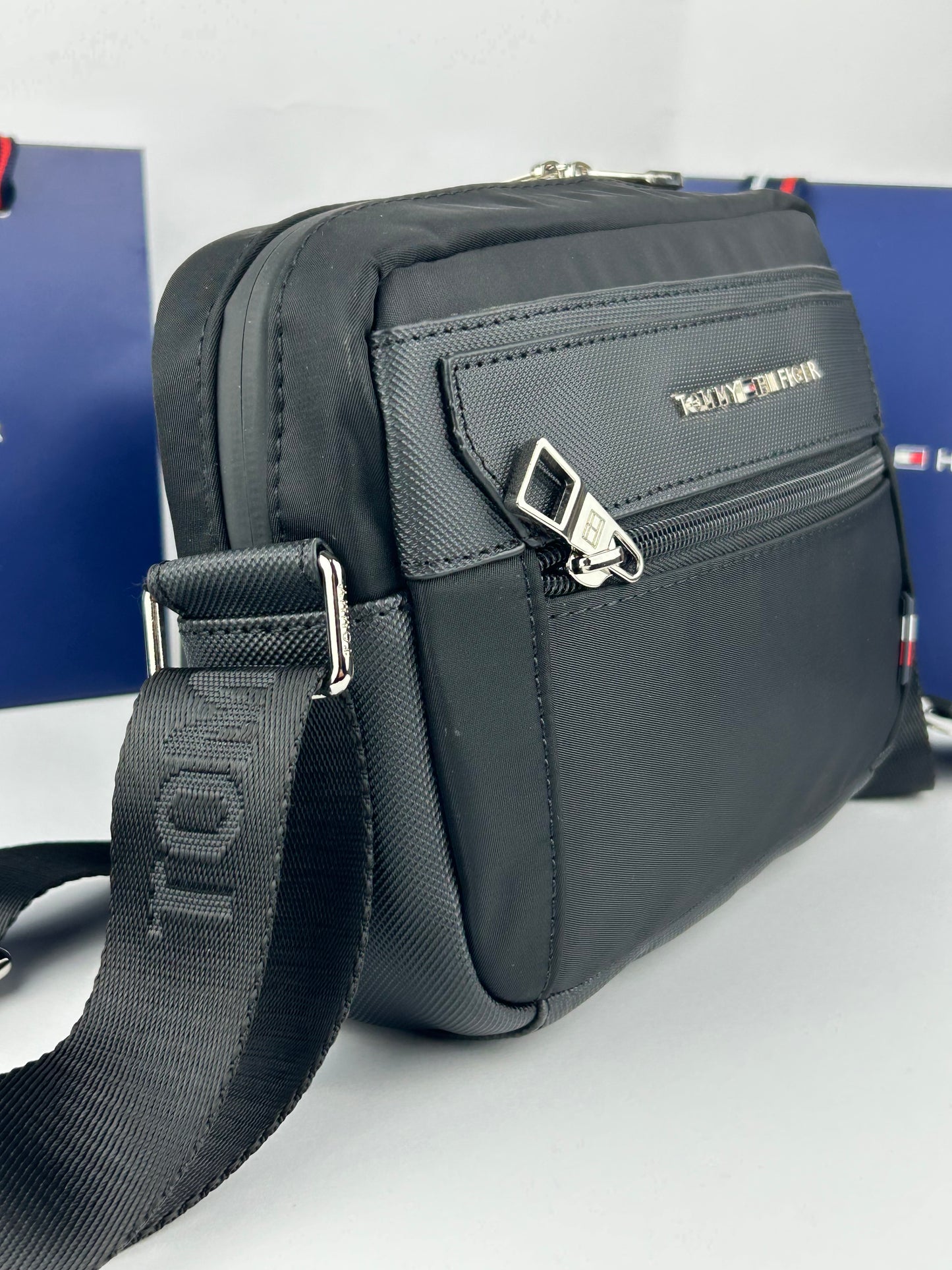 TOMMY HILFIGER BAG