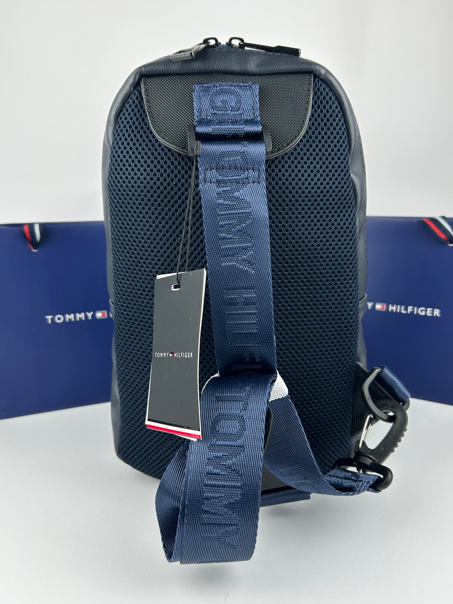 TOMMY HILFIGER BAGS