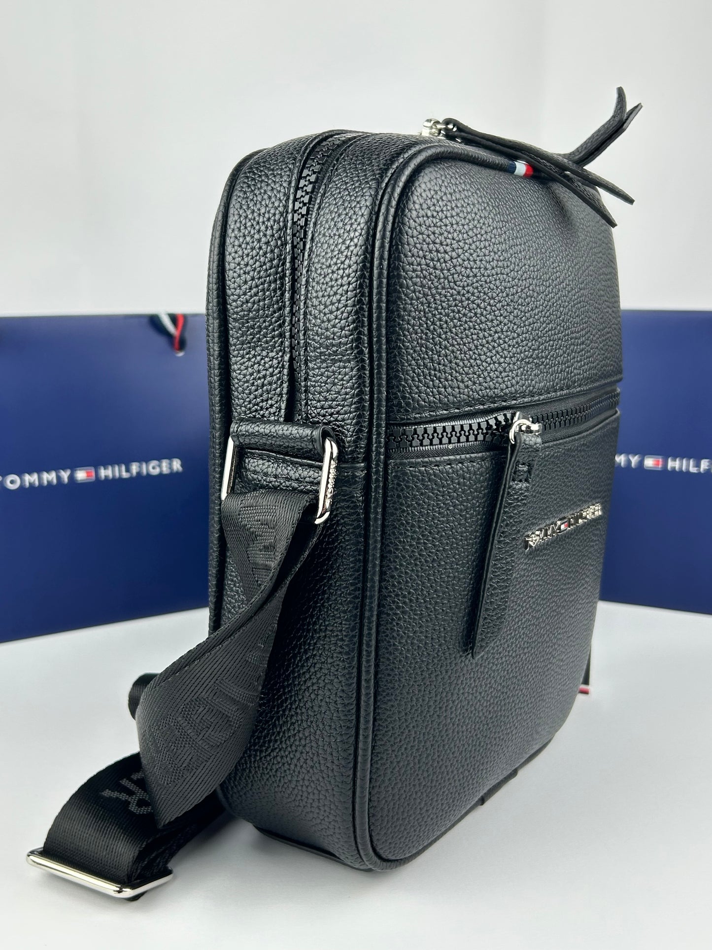 TOMMY HILFIGER BAG