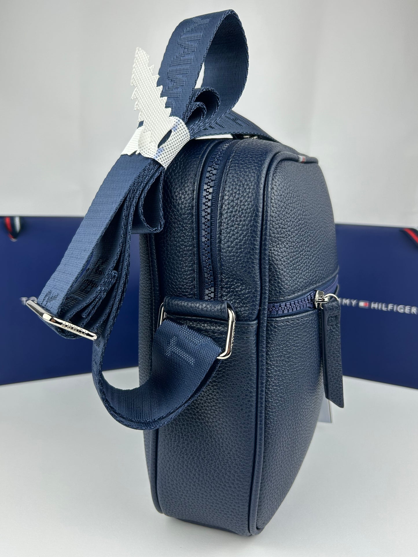 TOMMY HILFIGER BAGS