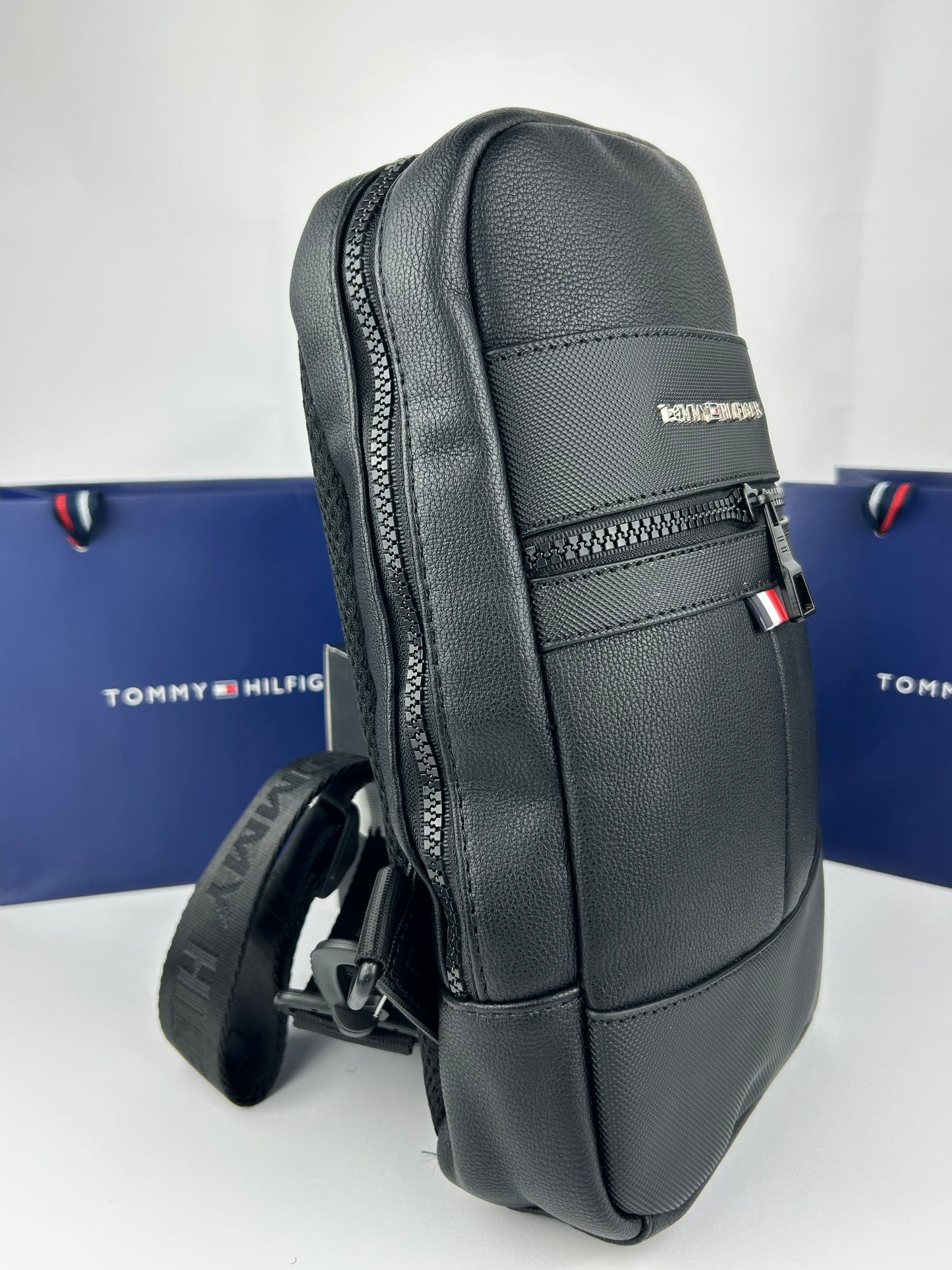 TOMMY HILFIGER BAGS