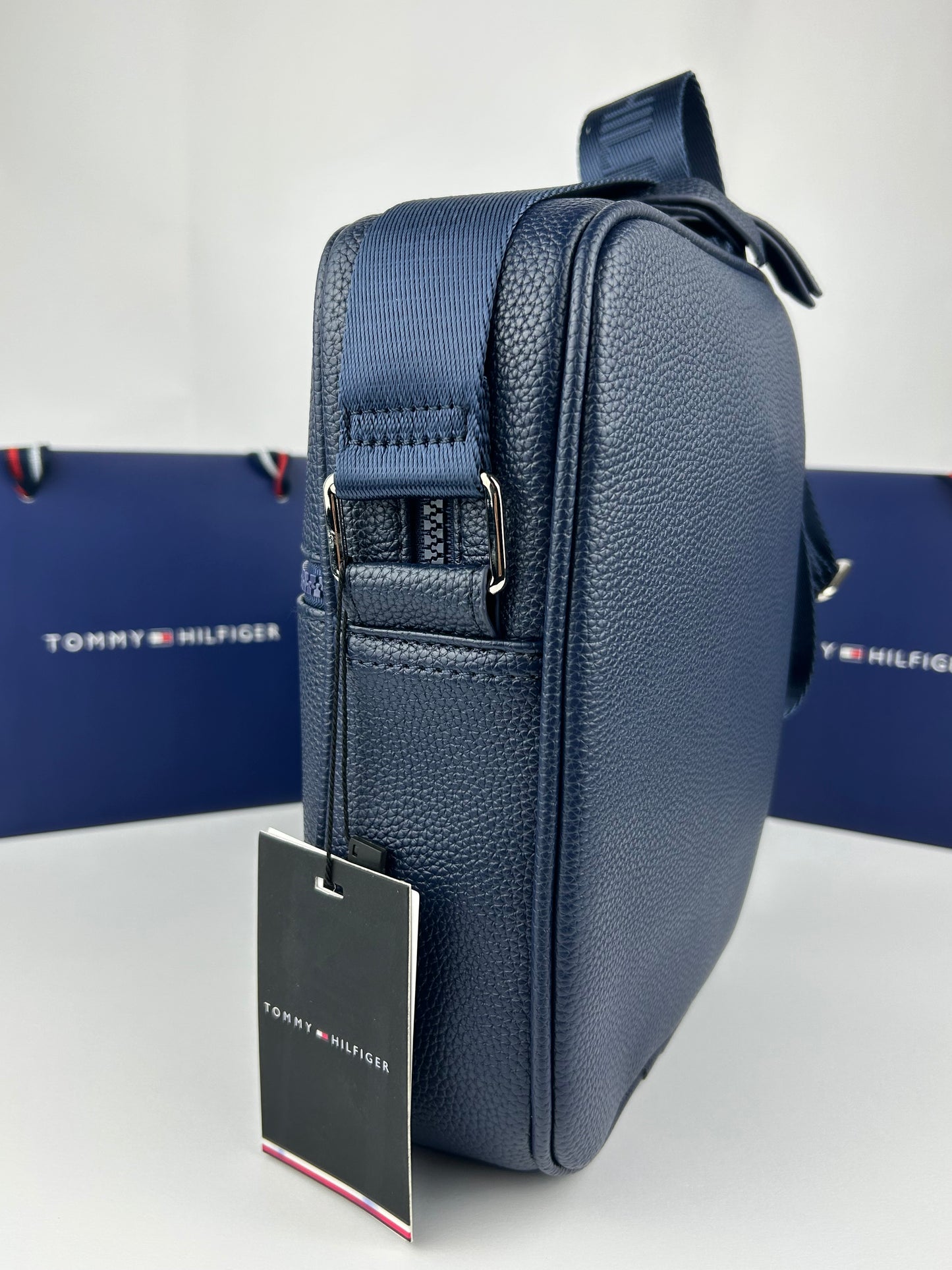 TOMMY HILFIGER BAGS