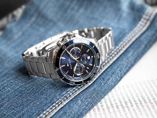 TOMMY HILFIGER