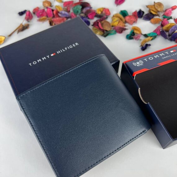 محفظة تومي رجالي