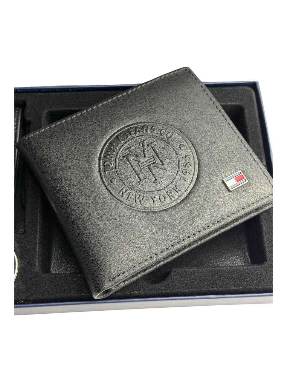Tommy Hilfiger Wallet & Keychain Set - الصورة 4