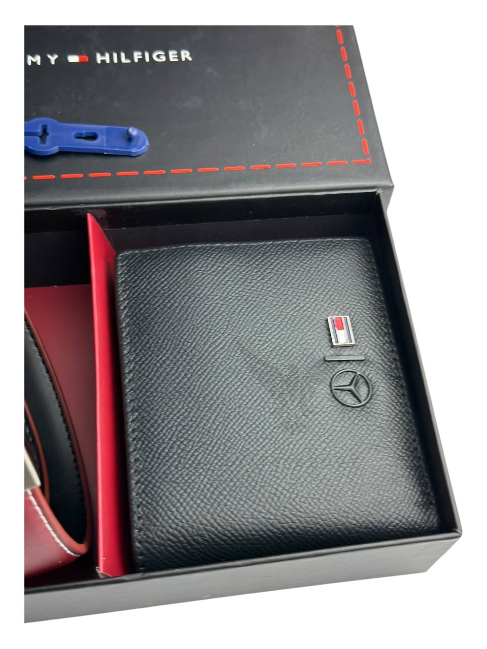 Tommy Hilfiger Wallet & Belt Set - الصورة 2