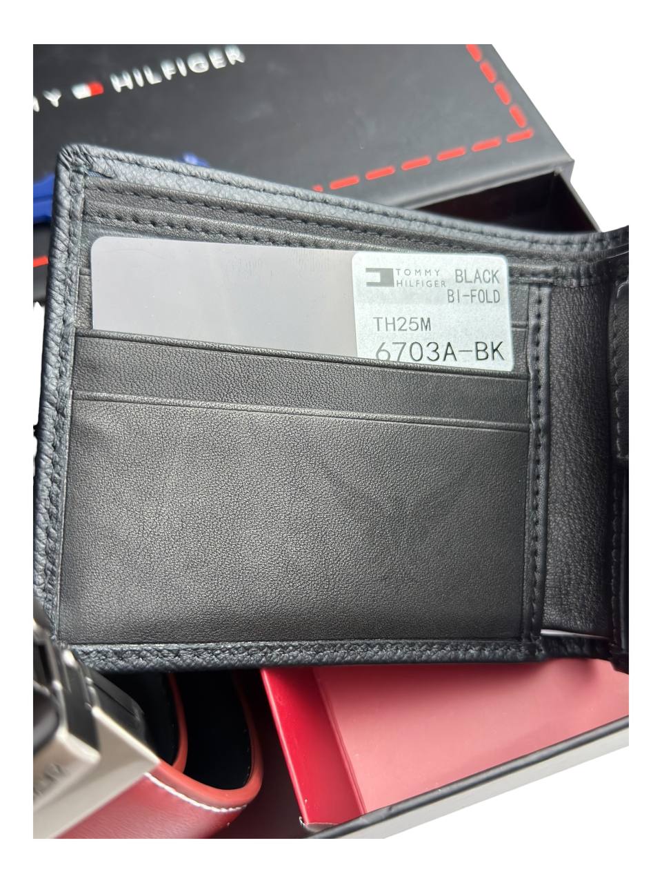 Tommy Hilfiger Wallet & Belt Set - الصورة 5